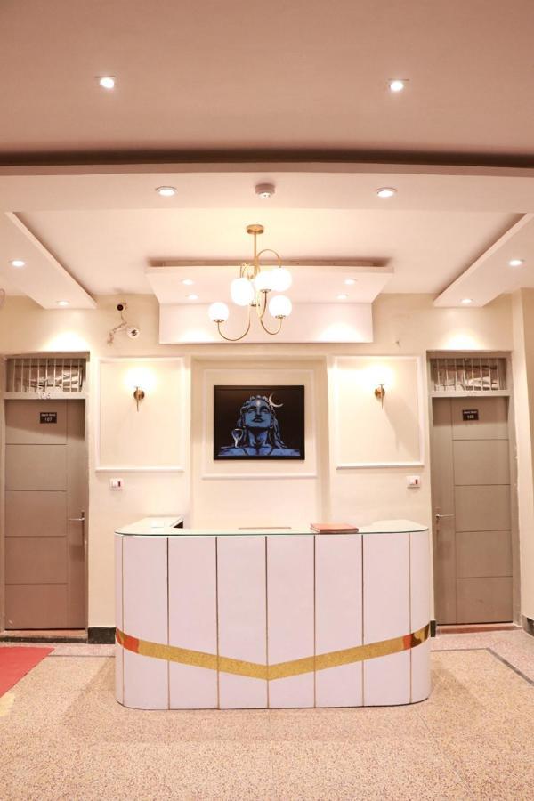 Amrit Hotel Nueva Delhi Exterior foto