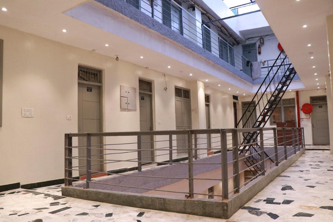 Amrit Hotel Nueva Delhi Exterior foto