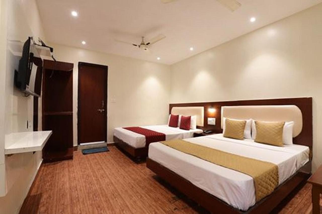 Amrit Hotel Nueva Delhi Exterior foto